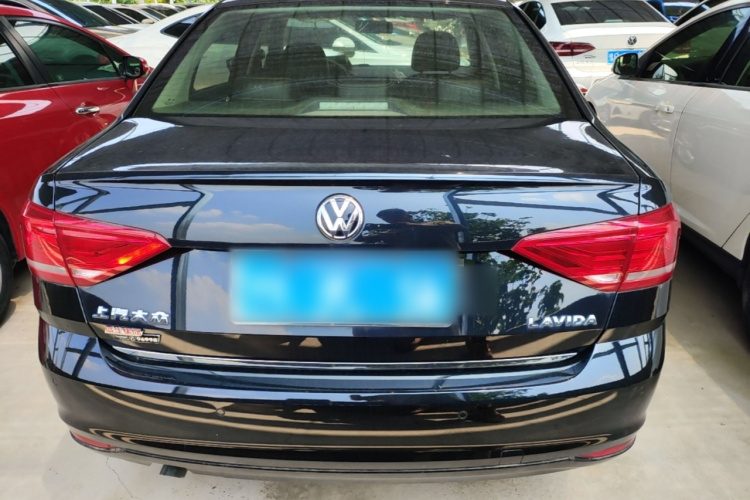 Volkswagen Lavida 2017 car image #6