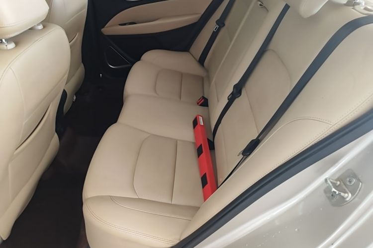 GEELY Emgrand 2018 #17 GEELY Emgrand 2018 car image #17