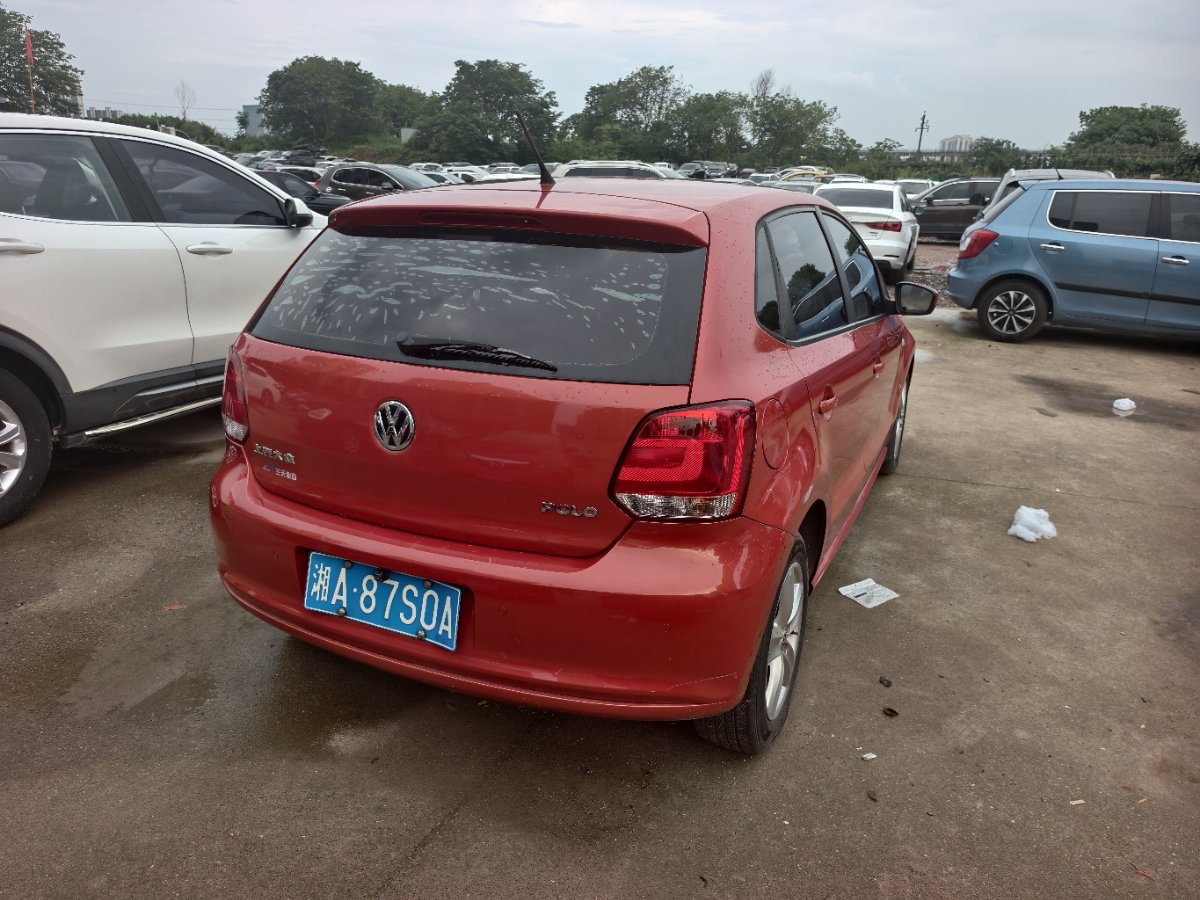 Volkswagen Polo 2012 car image #3