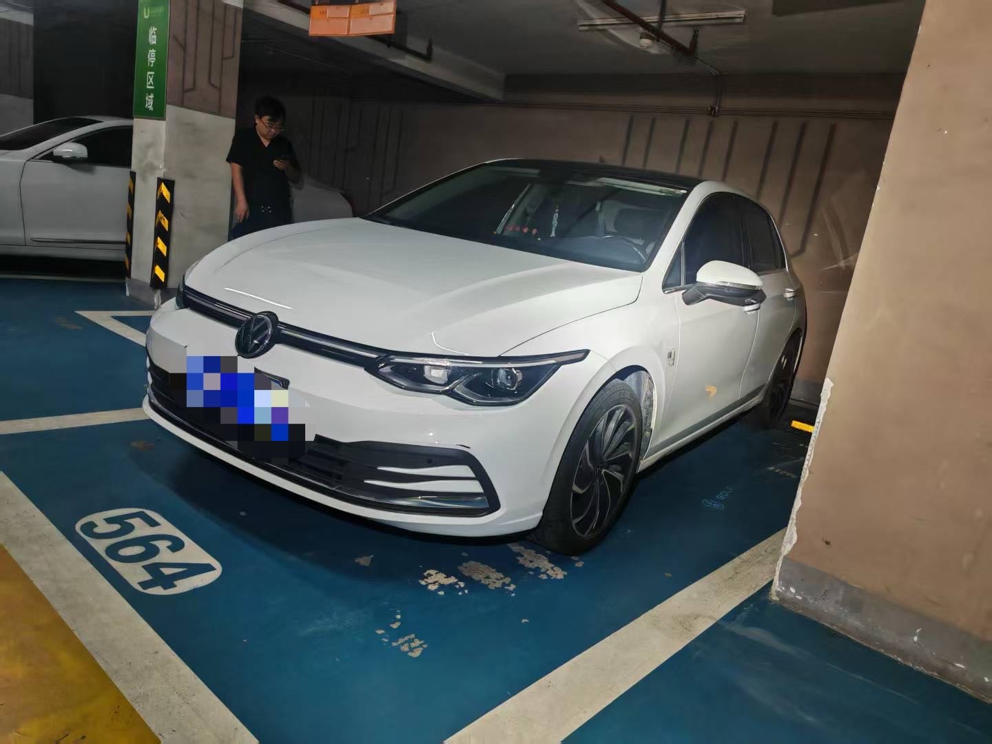 Volkswagen Golf 2022 car image 