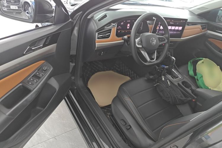 Volkswagen Bora 2023 car image #16
