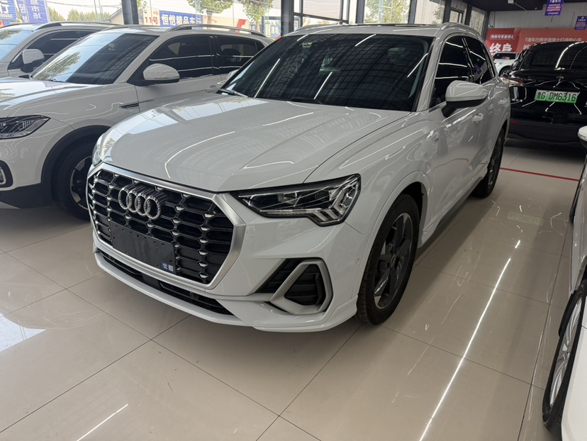 Audi Q3 2023 car image 