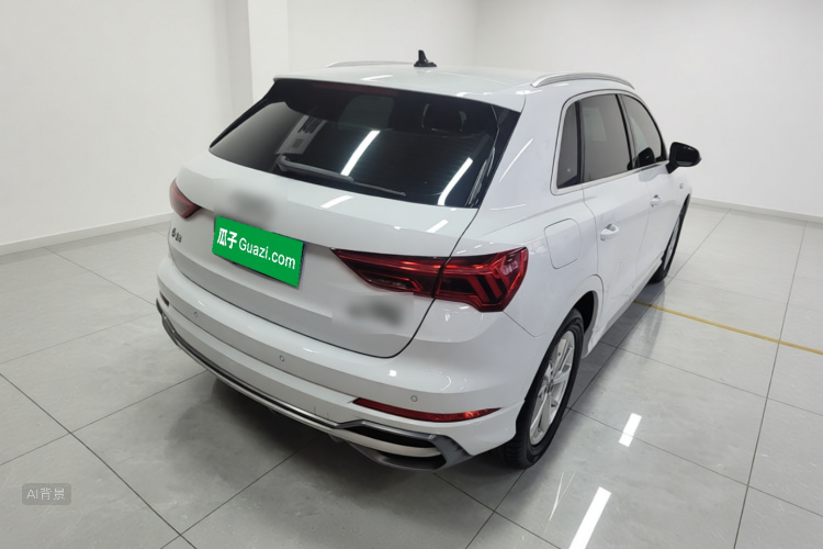 Audi Q3 2020 car image #7