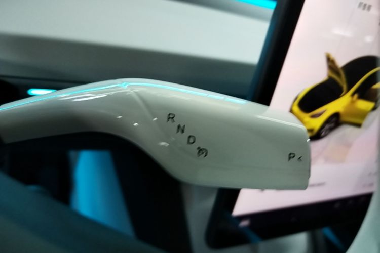 Tesla Model Y 2022 car image #14