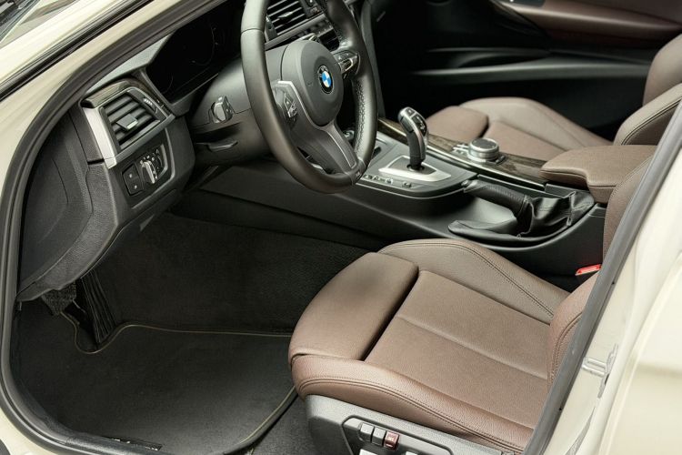 BMW 3 Series 2019 #11 BMW 3 Series 2019 car image #11