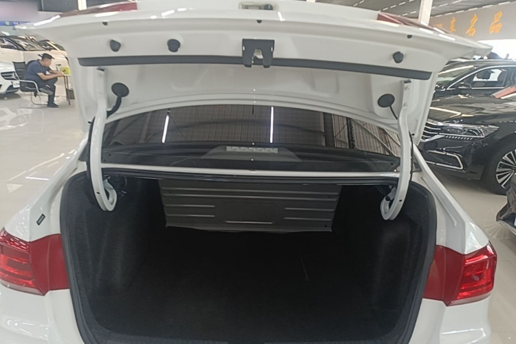 Volkswagen Santana 2019 #21 Volkswagen Santana 2019 car image #21