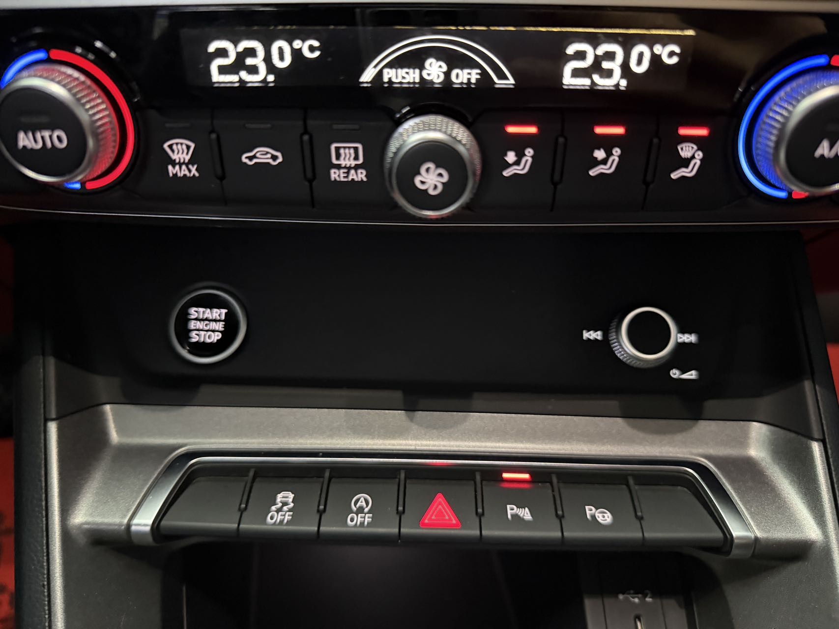 Audi Q3 2022 car image #11