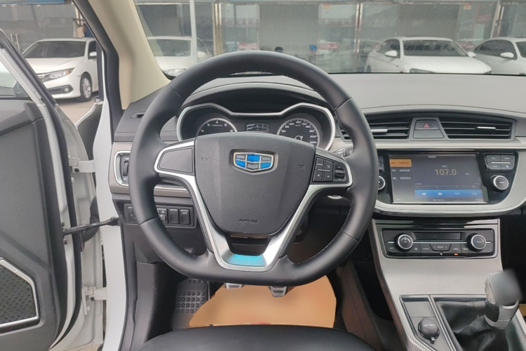 GEELY Emgrand GS 2017 car image #11