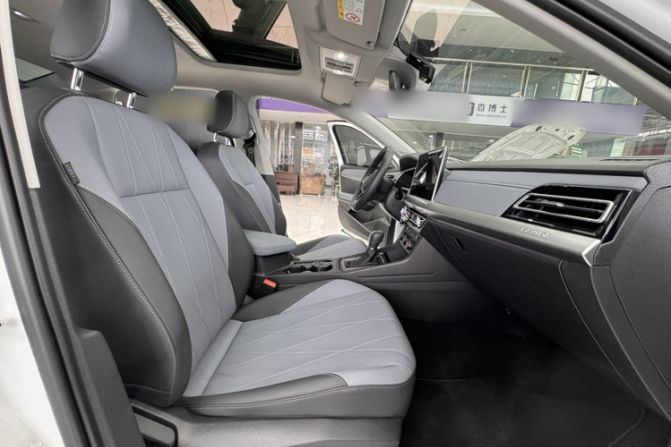 Volkswagen Lavida 2024 car image #26