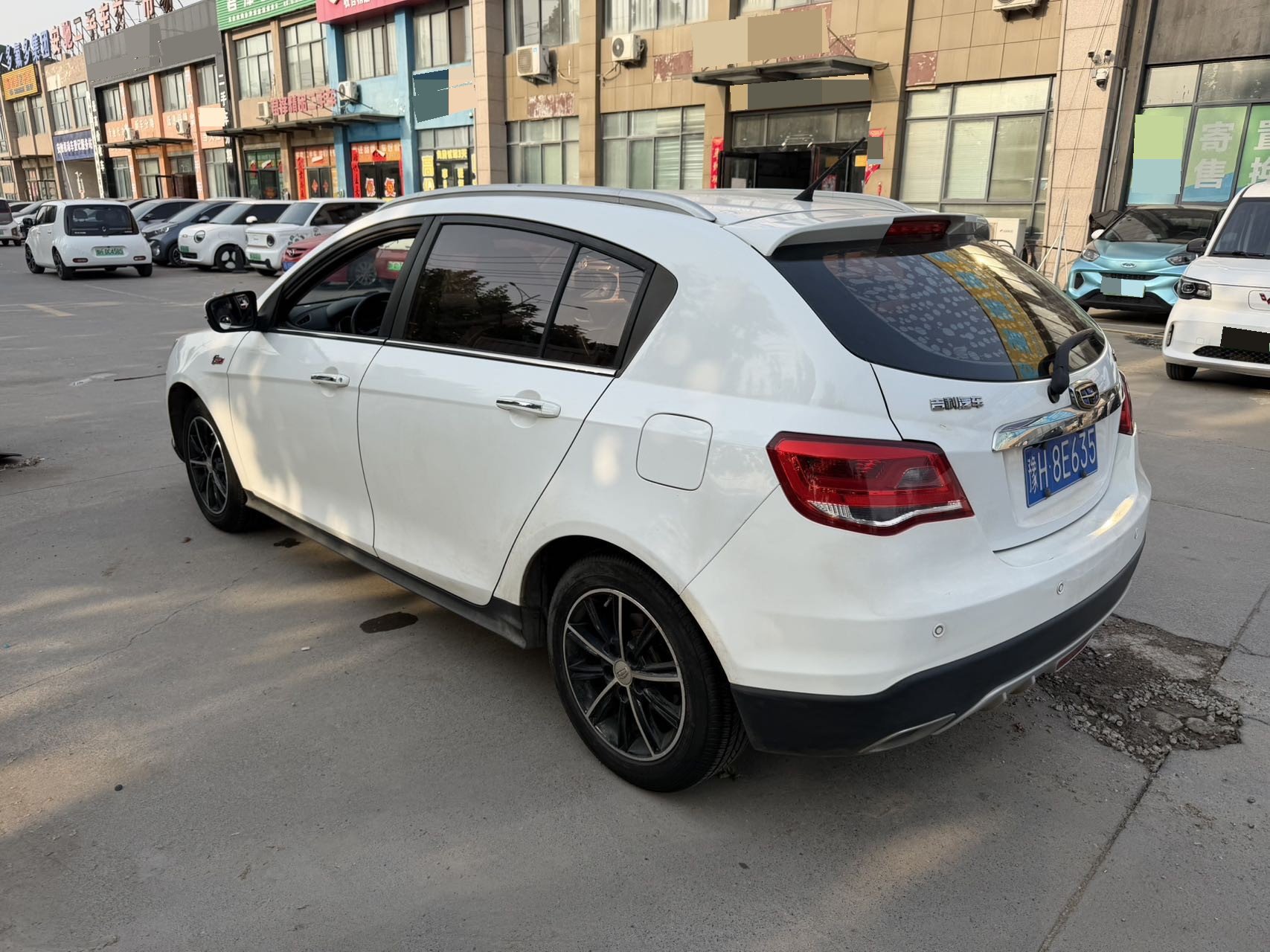 GEELY Emgrand 2017 car image #3