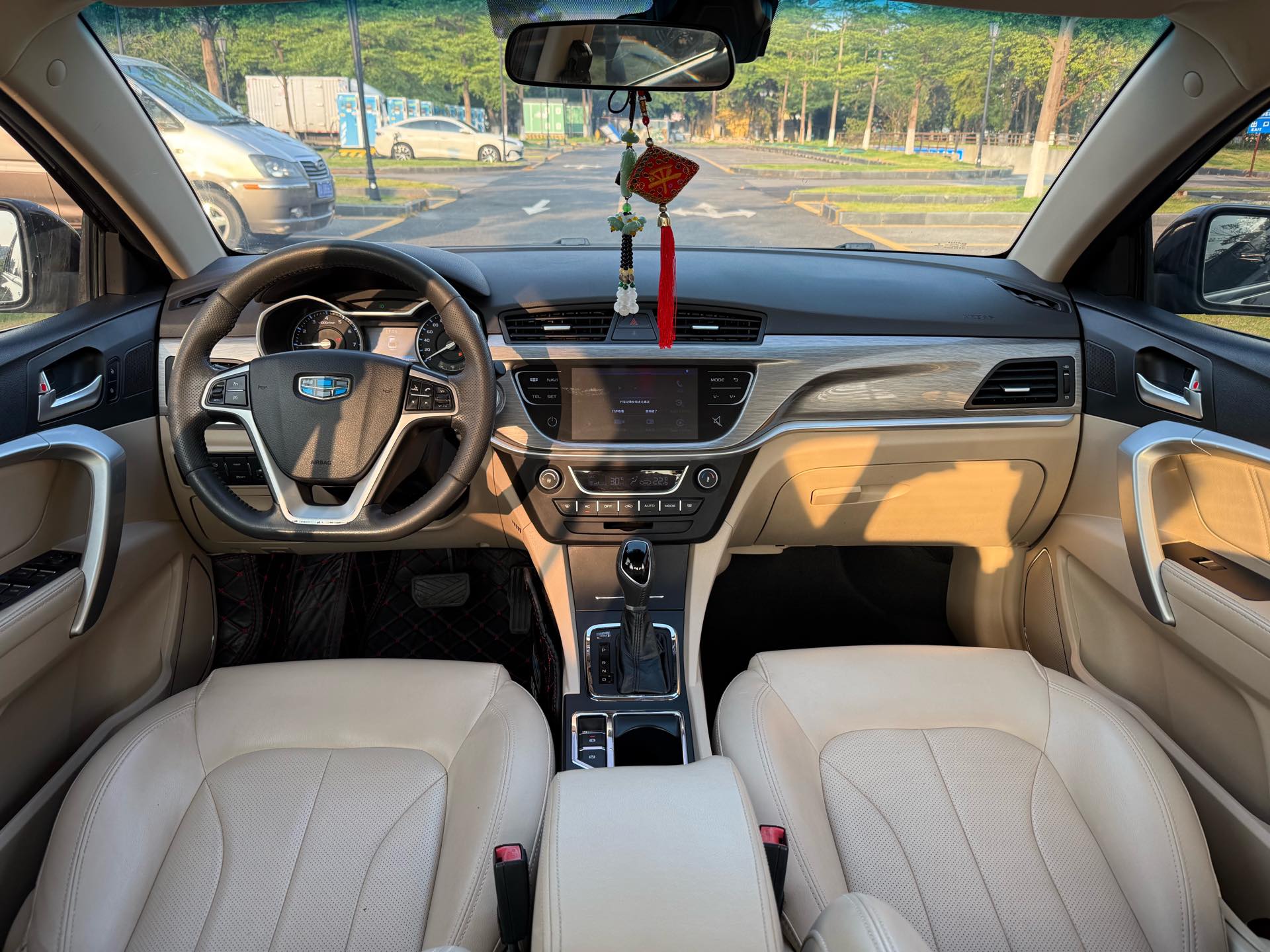 GEELY Emgrand 2017 car image #10