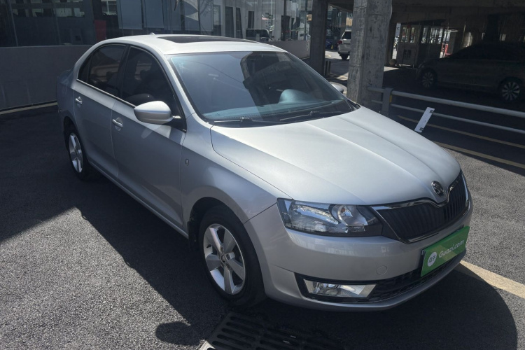 Skoda Rapid 2017 image de voiture #7