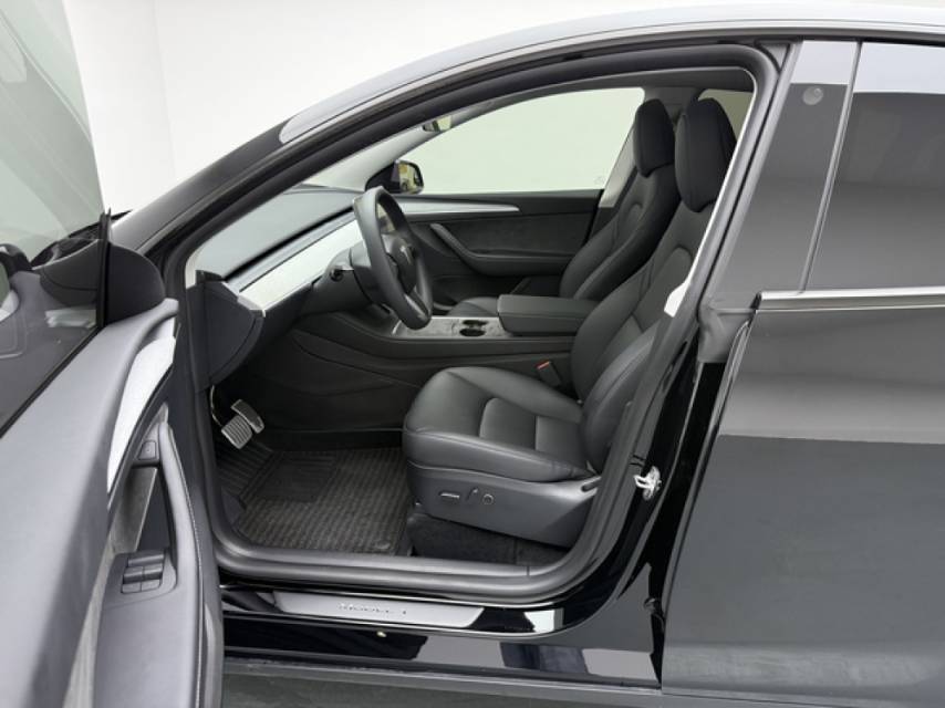 Tesla Model Y 2024 car image #4