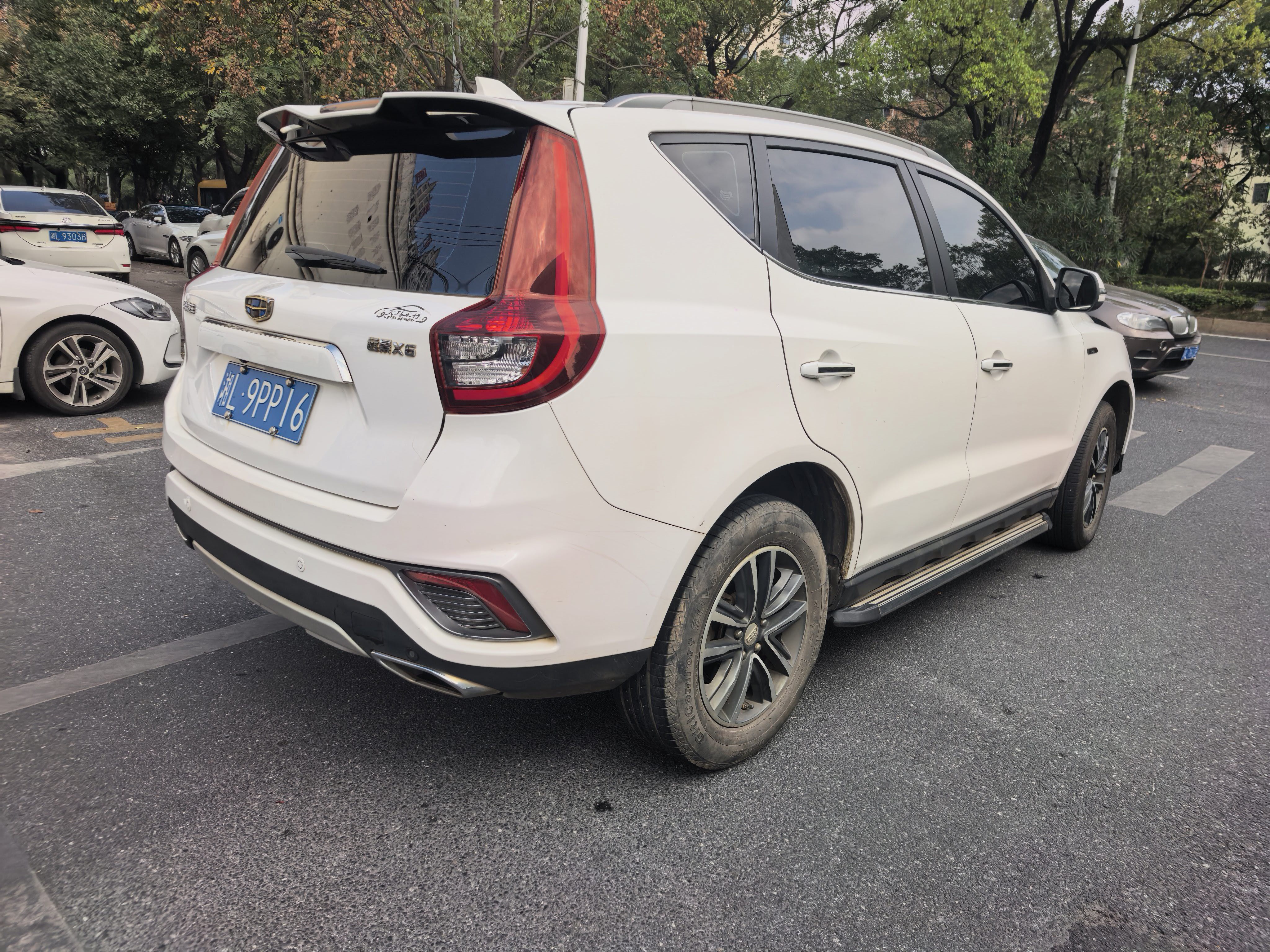 GEELY Vision X6 2019 immagine di auto #6