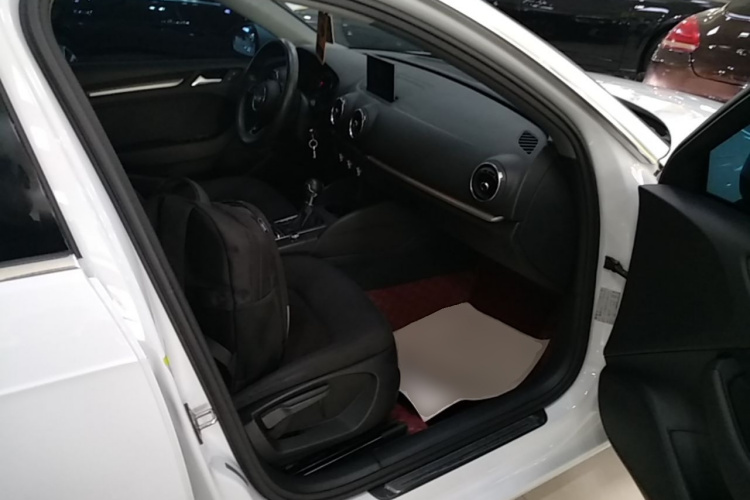 Audi A3 2020 immagine di auto #24