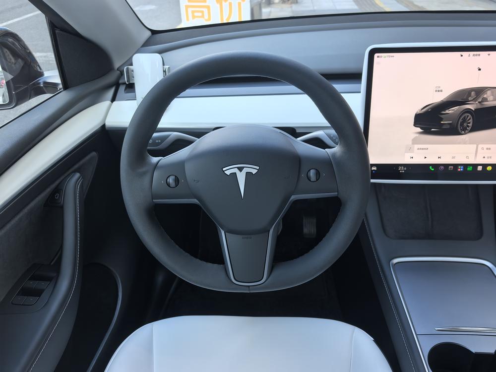 Tesla Model Y 2023 #13 Tesla Model Y 2023 صورة سيارة #13