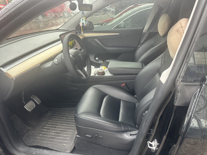 Tesla Model Y 2022 car image #7