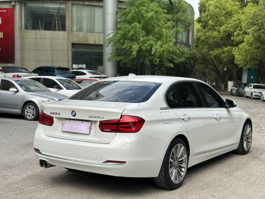 BMW 3 Series 2018 #4 BMW 3 Series 2018 car image #4
