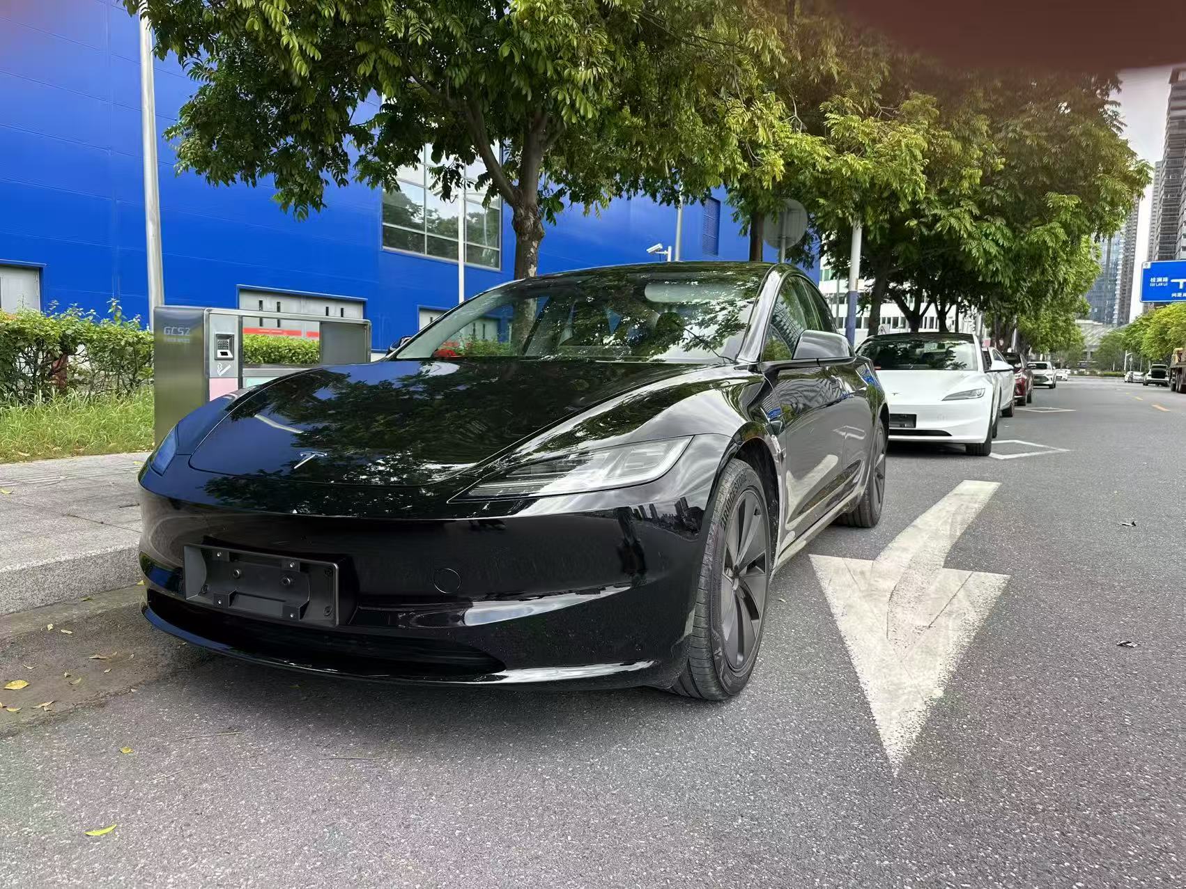 Tesla Model 3 2025 car image 