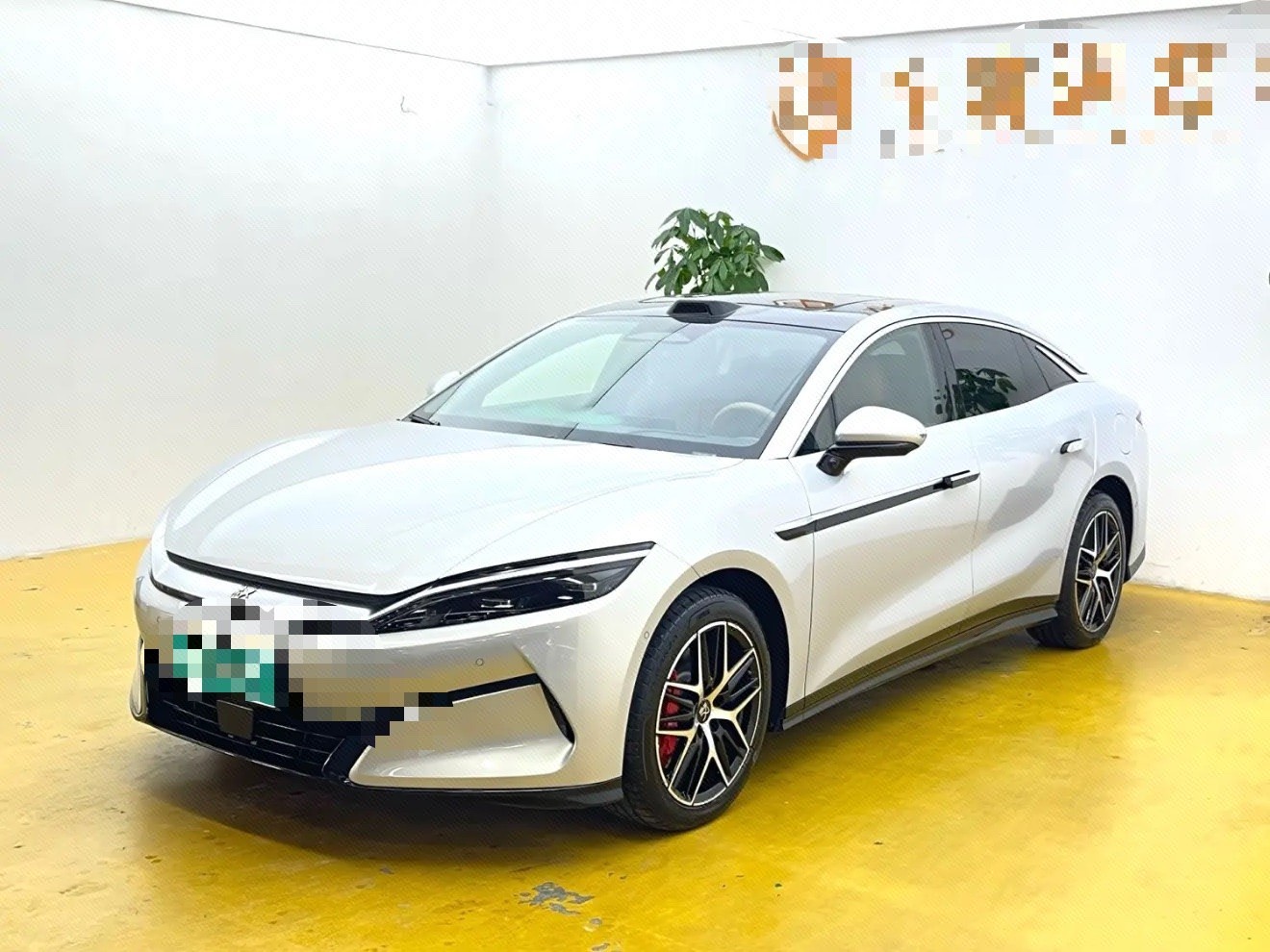BYD HanL 2025 BYD HanL 2025 car image
