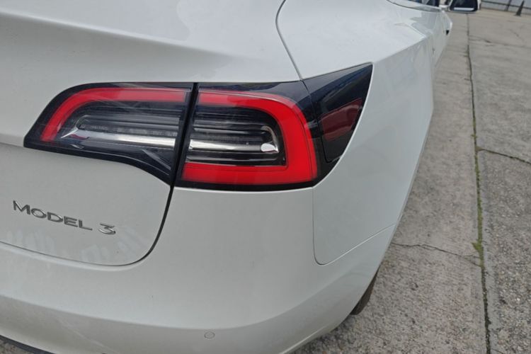 Tesla Model 3 2020 car image #8