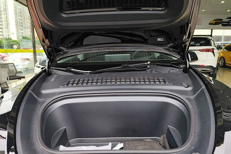 Tesla Model Y 2023 #20 Tesla Model Y 2023 car image #20