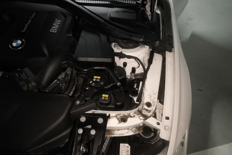 BMW 3 Series 2018 car image #29