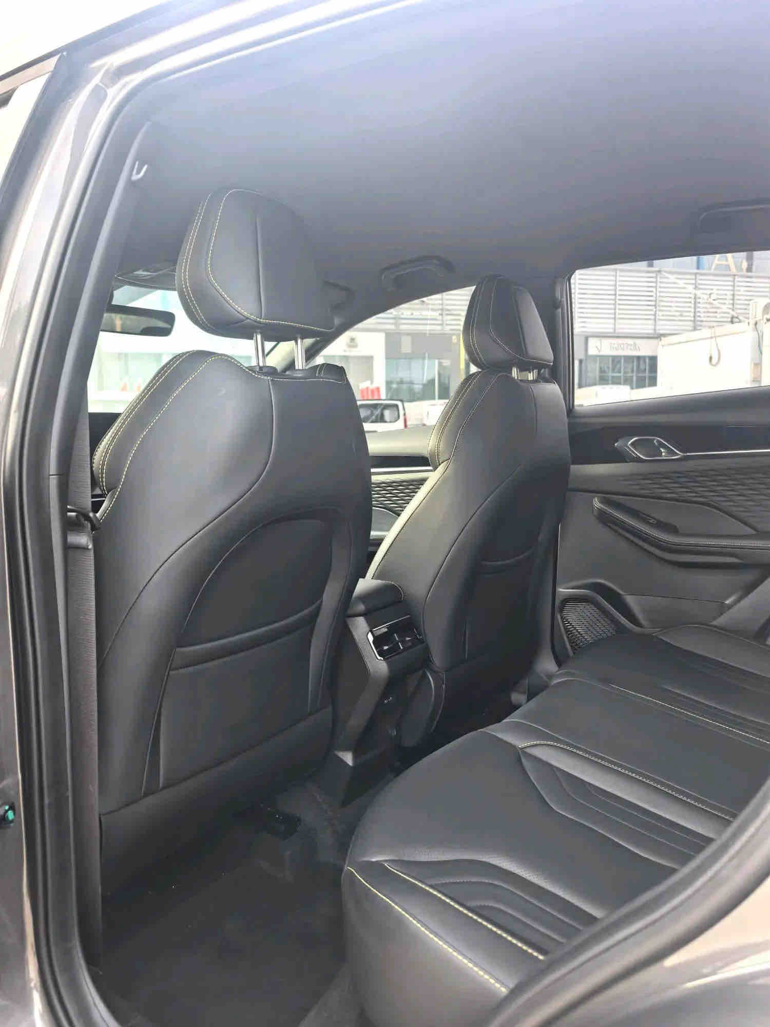GEELY Coolray 2025 car image #5