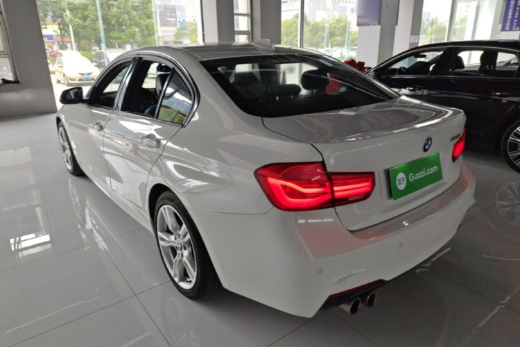 BMW 3 Series 2018 #5 BMW 3 Series 2018 car image #5