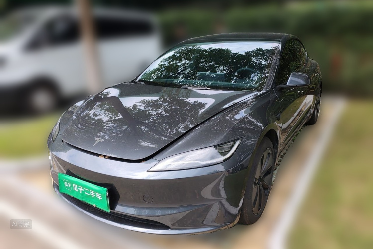 Tesla Model 3 2025 car image #2
