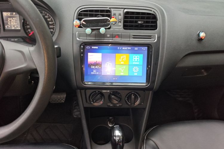 Volkswagen Polo 2016 #13 Volkswagen Polo 2016 car image #13
