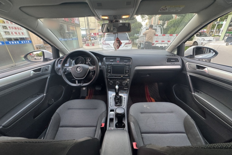 Volkswagen Golf 2019 #9 Volkswagen Golf 2019 car image #9
