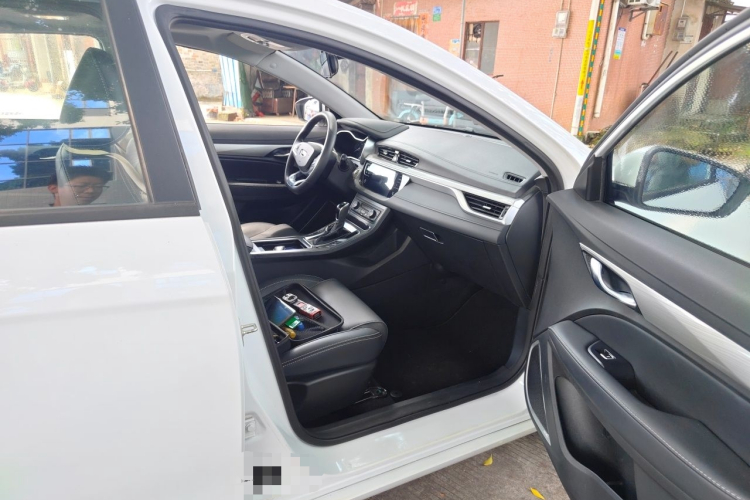 GEELY Emgrand 2020 #21 GEELY Emgrand 2020 car image #21
