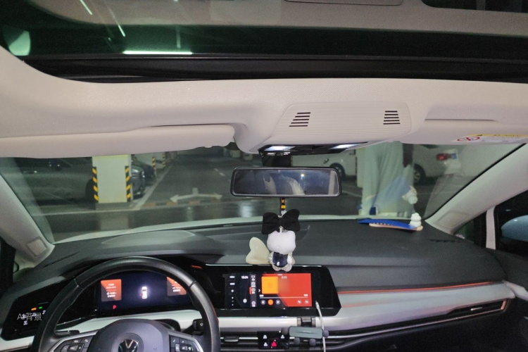 Volkswagen Golf 2021 car image #20