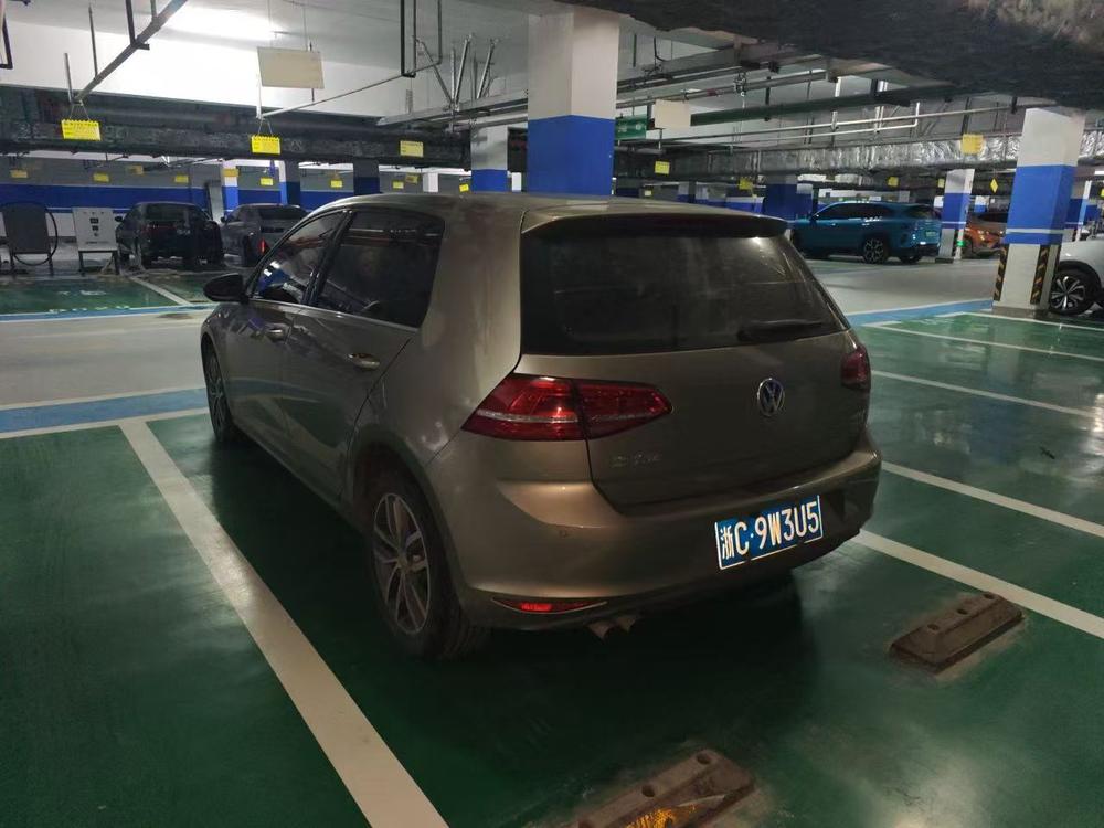 Volkswagen Golf 2016 car image #7