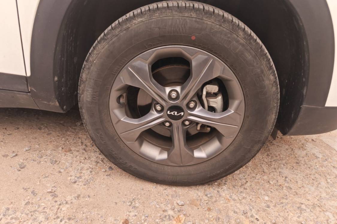 Kia Seltos 2024 car image #9