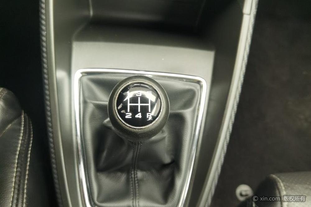 MG ZS 2019 car image #16