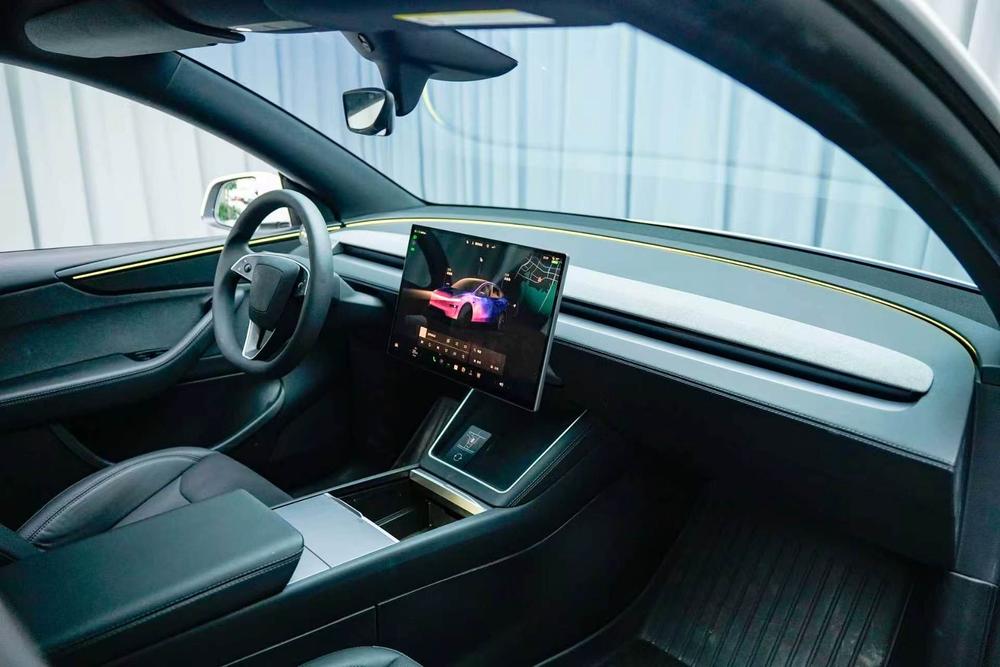 Tesla Model Y 2026 #7 Tesla Model Y 2026 car image #7