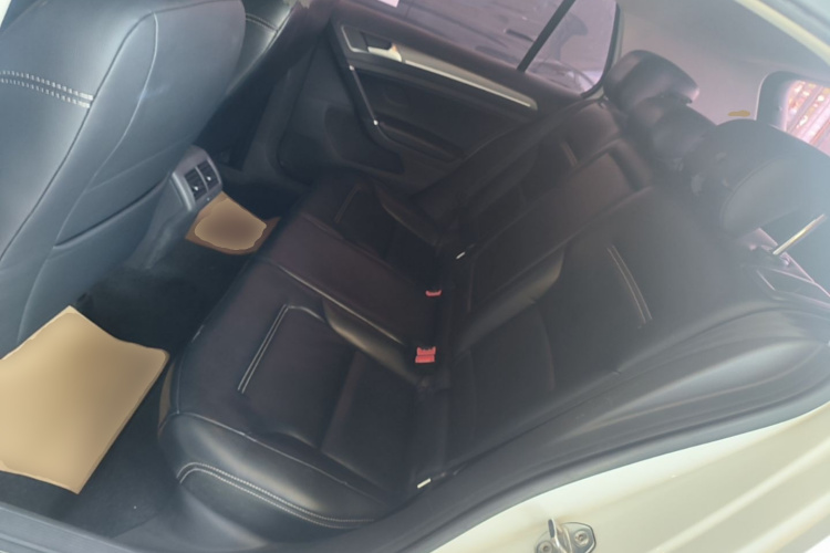 Volkswagen Golf 2017 car image #17