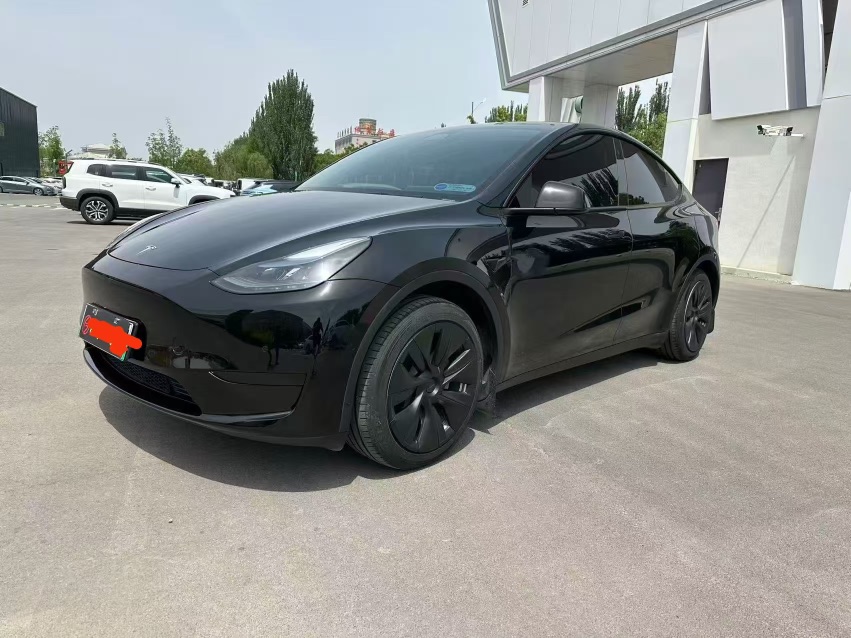 Tesla Model Y 2023 #3 Tesla Model Y 2023 car image #3
