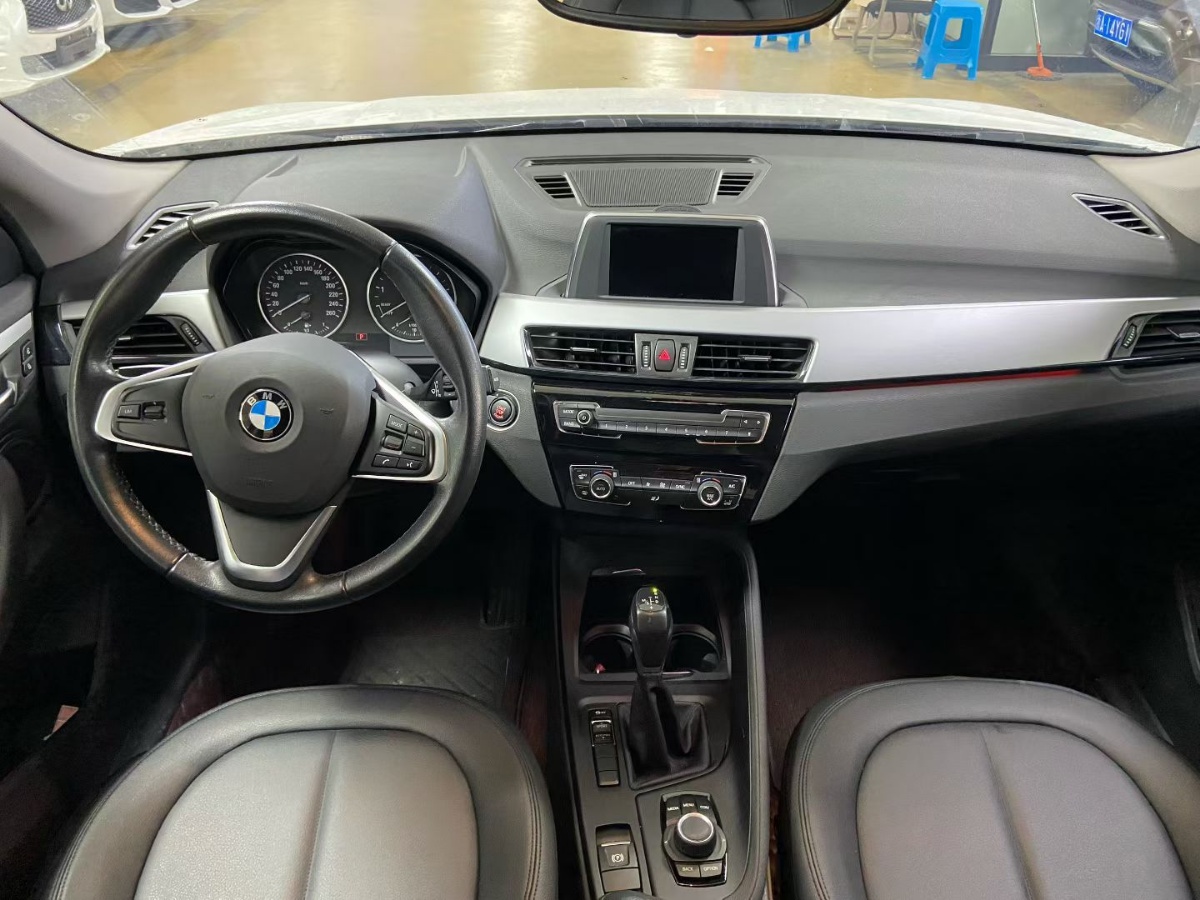 BMW X1 2018 #6 BMW X1 2018 car image #6
