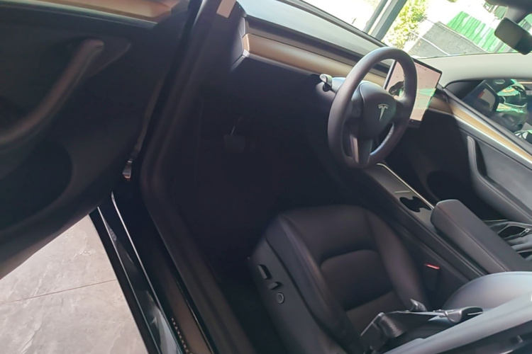 Tesla Model Y 2021 #12 Tesla Model Y 2021 car image #12