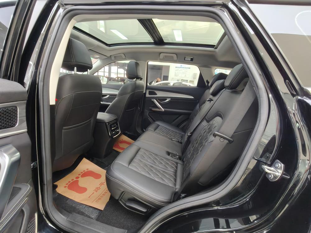 Jetour X70 PLUS 2023 car image #16