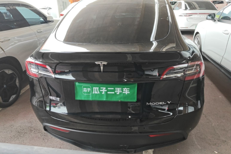 Tesla Model Y 2023 #6 Tesla Model Y 2023 immagine di auto #6