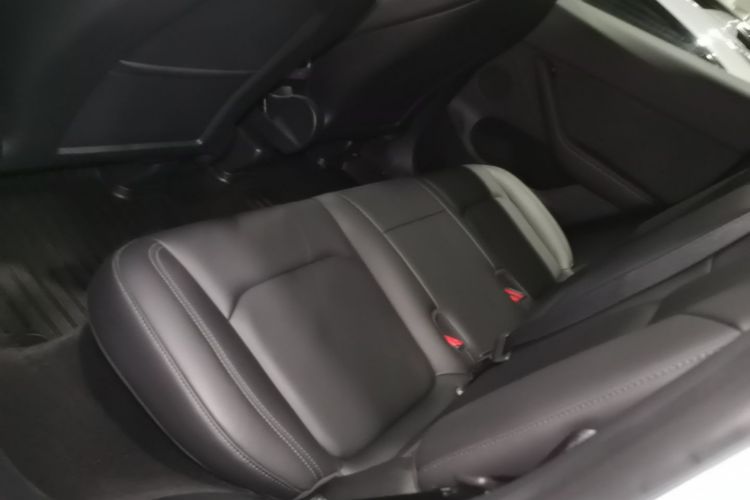 Tesla Model Y 2022 car image #17