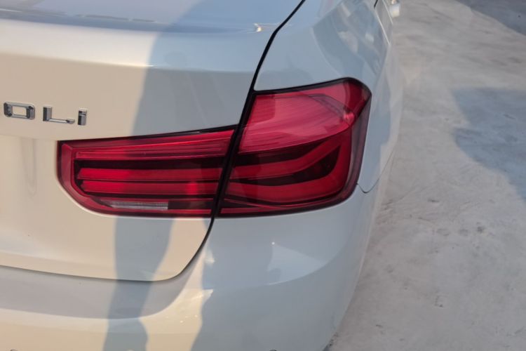 BMW 3 Series 2017 car image #8