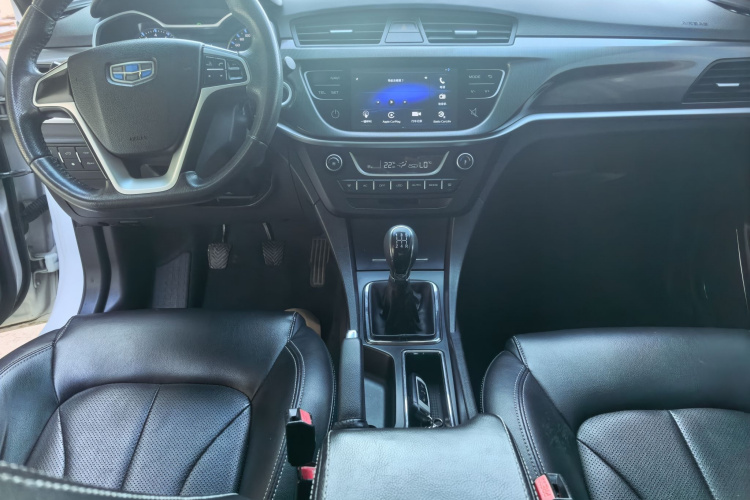 GEELY Emgrand 2016 car image #11