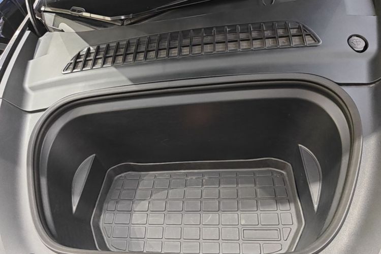 Tesla Model Y 2022 #20 Tesla Model Y 2022 car image #20