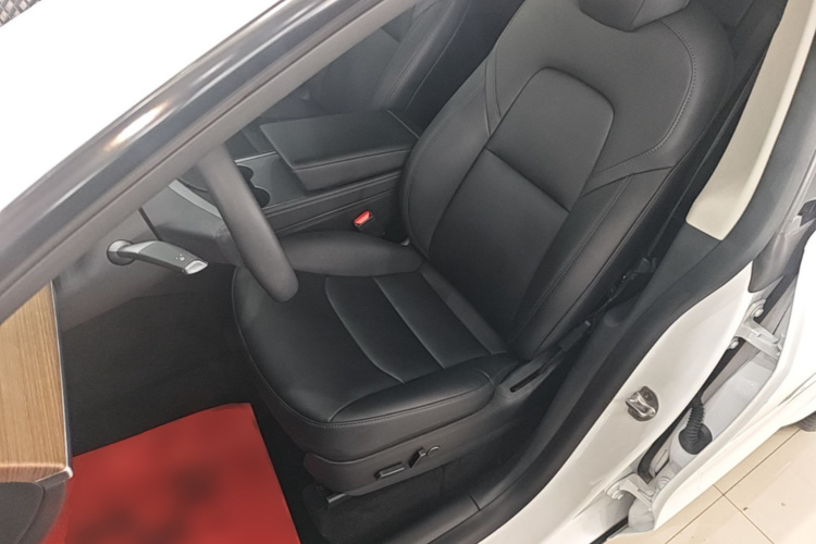 Tesla Model Y 2022 car image #15