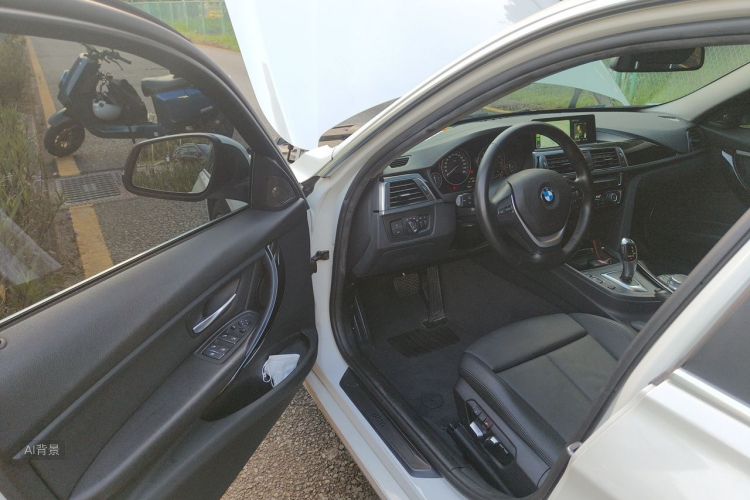 BMW 3 Series 2019 immagine di auto #18